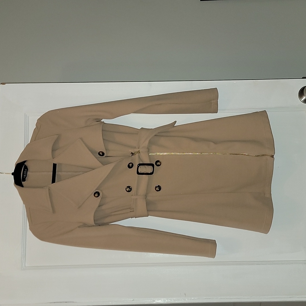 Nude Lightweight Trenchcoat - Akira size Medium